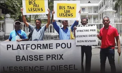 Prix du carburant : encore une manif de la plateforme pou baisse prix l'essence ek diesel 