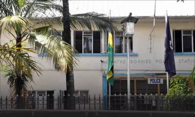 Arrêté après la plainte de Roshi Bhadain - Le suspect : «Il est entré dans ma cour sans ma permission»