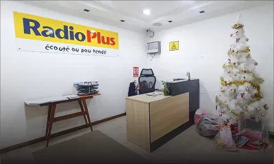 Distribution de cadeaux : Radio Plus fait la fête avec les enfants