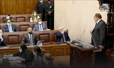 PNQ sur Angus Road : séance agitée, Bhagwan expulsé 