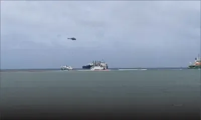 Remorquage du bateau échoué à Bain-des-Dames