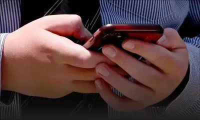 Nouvelle-Zélande : le Premier ministre veut interdire les réseaux sociaux aux moins de 16 ans