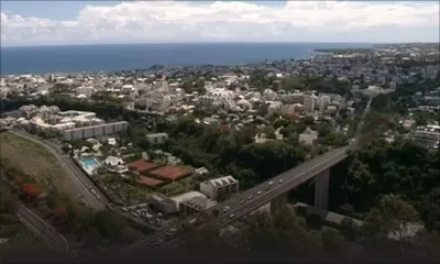 Covid-19 à La Réunion : la «zone rouge» pas écartée