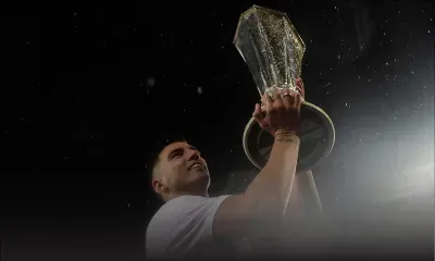  Pluie d'hommages pour l'ex-joueur d'Arsenal et du Real, l'Espagnol Reyes, mort en voiture