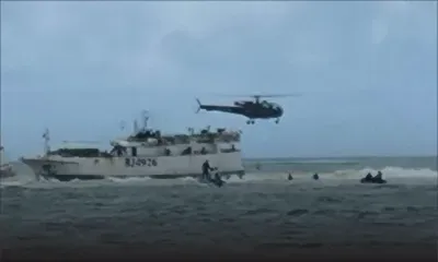 Bateaux échoués à Bain-des-Dames : l’opération de sauvetage en cours