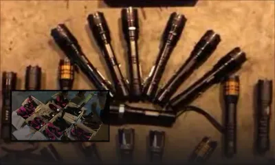 Impressionnante saisie de la MRA : 31 tasers cachés dans des chaussures 