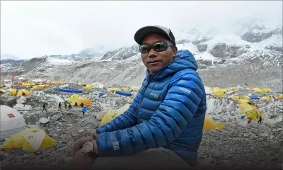 L'alpiniste népalais Kami Rita Sherpa gravit l'Everest pour la 30e fois, un record mondial
