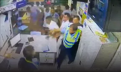 Incident au poste de police de Phoenix : les suspects font prévaloir leur droit au silence