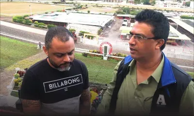 Bonjour Champ de Mars:Black Cat Back très en verve