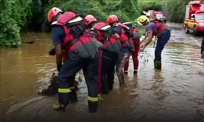 Pont St Denis à Chamarel : les pompiers et la SMF en action