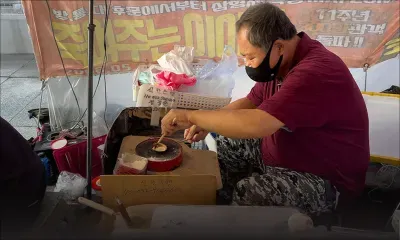 A Séoul, la série Squid Game fait le bonheur d'un couple de vendeurs de confiseries