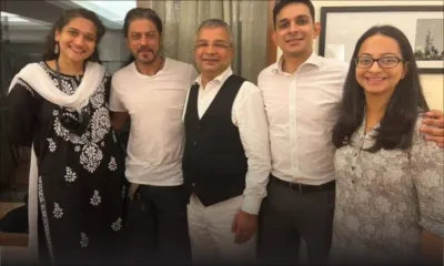 Premières images de SRK après que la Cour a ordonné la remise en liberté sous caution de son fils 