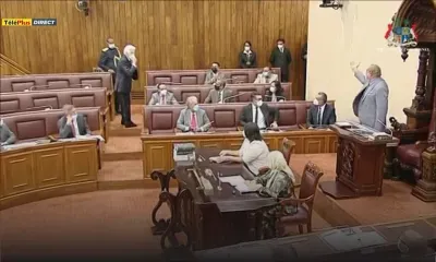 Parlement : Bérenger « ordered out » et « named »