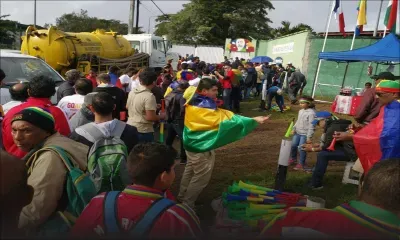 [En images] JIOI - Football Maurice/Réunion : les spectateurs affluent à Flacq pour assister à la finale