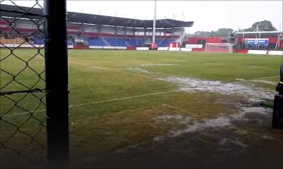 Maurice/Mayotte : la pelouse du stade George V dans un piteux état