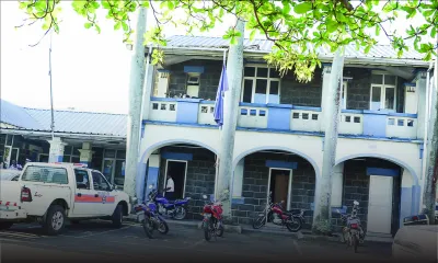 À Beau-Bassin, un homme chute dans un canal de 3 mètres