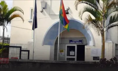 À Curepipe : deux suspects interpellés pour avoir dérobé de l’argent et des effets personnels à un collégien et à un touriste