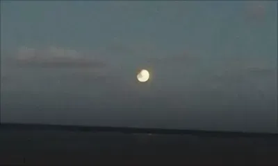 Eclipse partielle et super-lune 