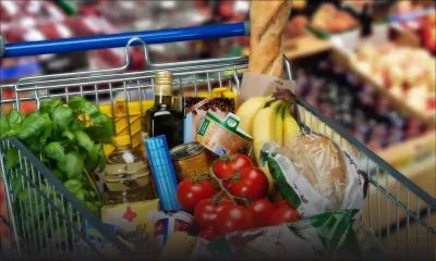 Non-paiement : une femme quitte le supermarché avec un caddie rempli 