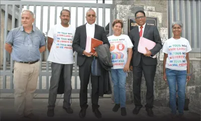 Réenregistrement des cartes SIM : Deepak Balgobin demande de rayer la plainte de l’avoué Pazhany Rangasamy