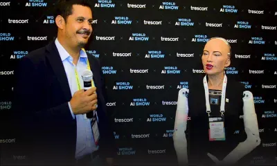 Le robot Sophia répond à nos questions
