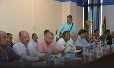 [En images] : Coup d'envoi des négociations tripartites sur la compensation salariale 