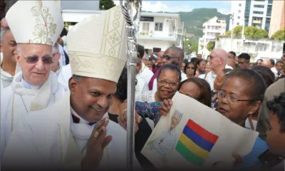 [En images] Mgr Michaël Durhône préside sa première messe en tant qu'Évêque de Port-Louis