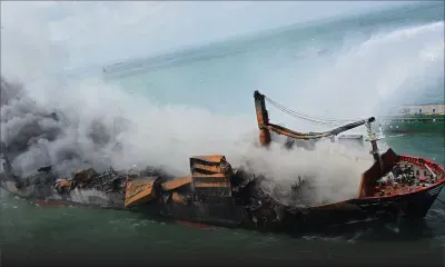 Sri Lanka: le porte-conteneurs incendié "en train de sombrer", plein de fioul