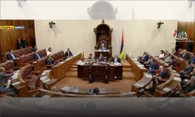 Le Constitution Amendment Bill et le Political Financing Bill rejetés 