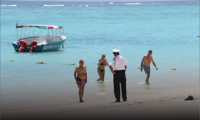 Confinement national - Trou-aux-Biches : des touristes priés de sortir de l’eau 