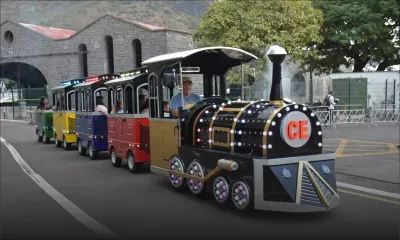 En attendant le Metro Express, découvrez le petit train du Caudan...