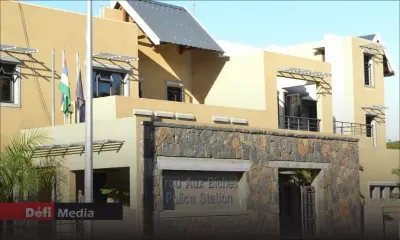 Trou-aux-Biches : un motocycliste tué après avoir percuté un arbre tombé sur la voie