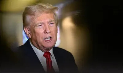 Trump menace d'imposer de nouveaux tarifs sur les smartphones quelques jours après les avoir exemptés