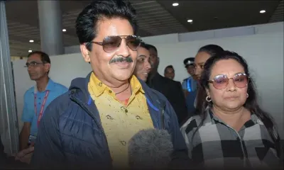 Udit Narayan chante «Papa Kehte Hain» à Plaisance 
