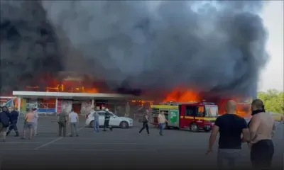 Ukraine: un missile frappe un centre commercial "très fréquenté", des morts et des blessés