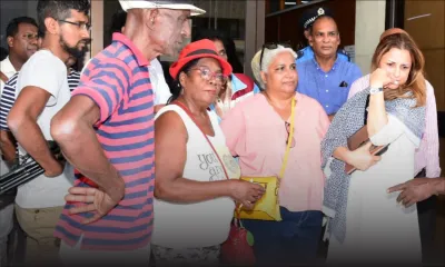 [En images] Des sympathisants de Rama Valayden devant la New Court House après son arrestation par la SST