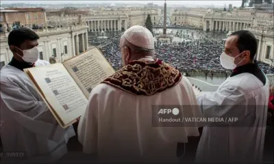 Pour Noël, le pape appelle au "dialogue" et déplore les "tragédies oubliées"