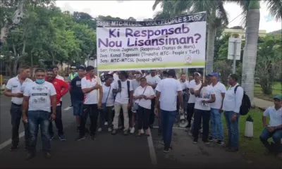 Non-paiement des salaires : manif des employés de MTCSL à Port-Louis 