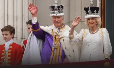 Charles III et la reine Camilla saluent la foule depuis le balcon du palais de Buckingham