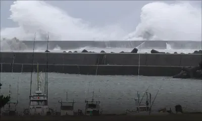 La tempête tropicale Lan balaie l'ouest du Japon