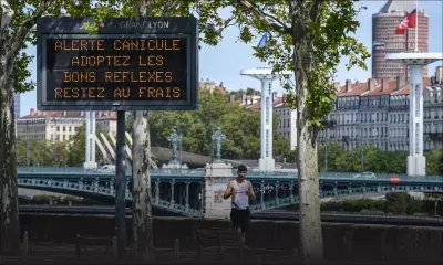 La canicule continue d'écraser la France, 50 départements en vigilance orange lundi