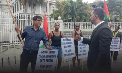 Rassemblement pro-palestinien : le Deputy Speaker échange quelques mots avec Raouf Khodabaccus