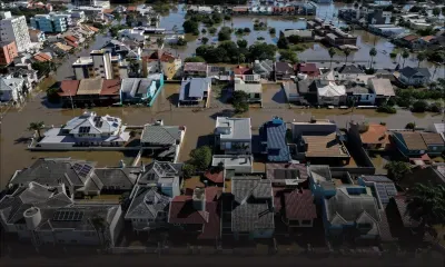 Inondations au Brésil : déjà 100 morts, la pluie interrompt les évacuations