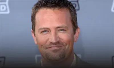 Cinq personnes poursuivies pour la mort de la star de "Friends", Matthew Perry