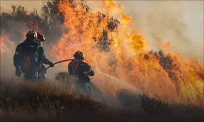 Grèce : évacuations des habitants et touristes en Crète en raison d'un violent incendie