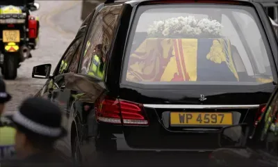 Le cercueil d'Elizabeth II est arrivé au palais d'Holyroodhouse à Edimbourg