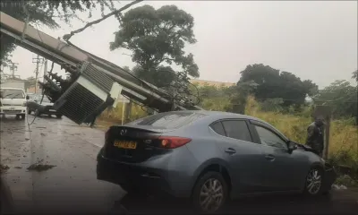 Baie-du-Tombeau : un pylône électrique s’effondre sur une voiture