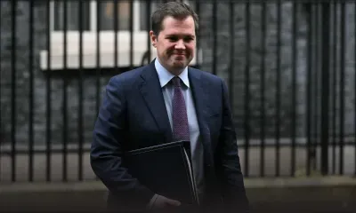 Le ministre de l'Immigration britannique démissionne, Rishi Sunak sous pression