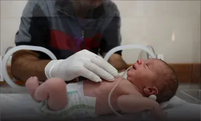 Un bébé sauvé du ventre d'une Palestinienne enceinte tuée après une frappe à Gaza