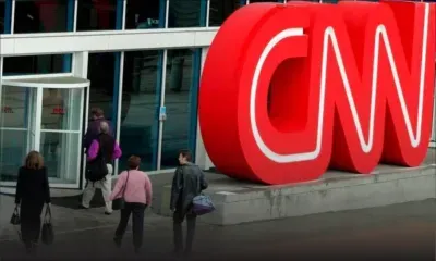 CNN: trois salariés licenciés pour être venus travailler non vaccinés 